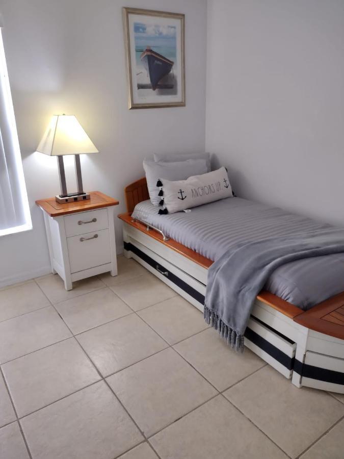 Home From Home 5 Bedroom Villa Davenport Bagian luar foto