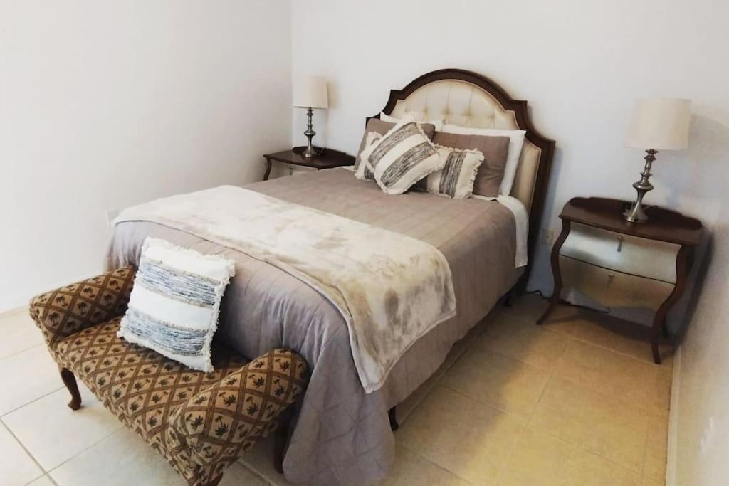 Home From Home 5 Bedroom Villa Davenport Bagian luar foto